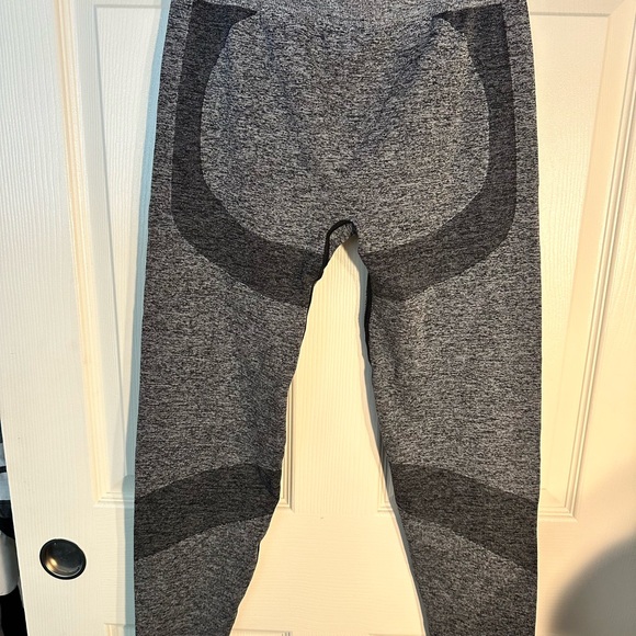 PINK Victoria's Secret seamless, Charcoal Leggings - Picture 8 of 9